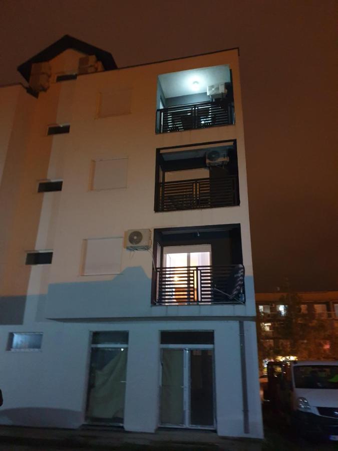 Stan Na Dan Niksic Apartment Ngoại thất bức ảnh