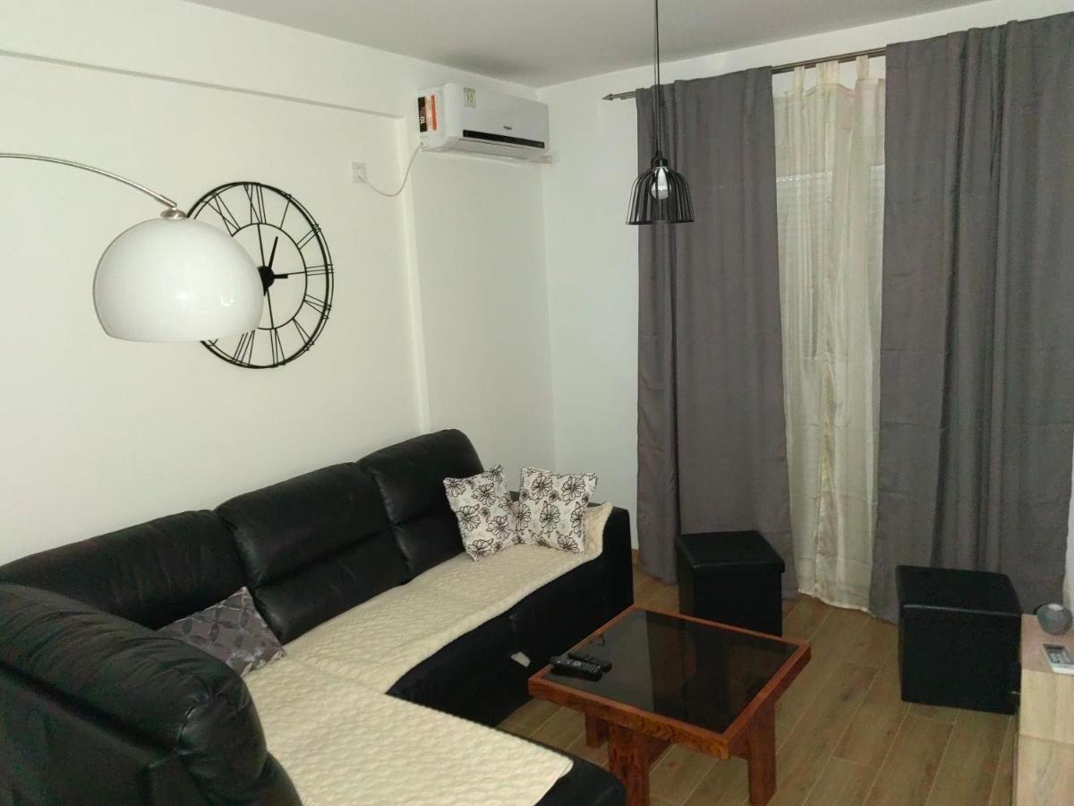 Stan Na Dan Niksic Apartment Ngoại thất bức ảnh